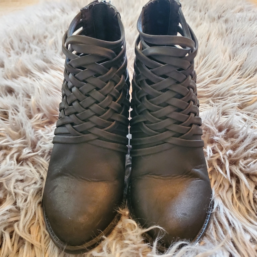 💫3 for $50💫 Strappy Ankle Boots, 6 - Picture 3 of 9